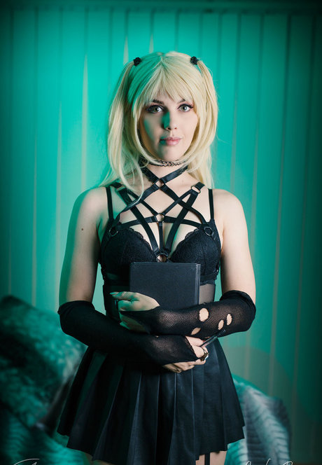 vollbusige brünette onlyfans xxx kunst fotos