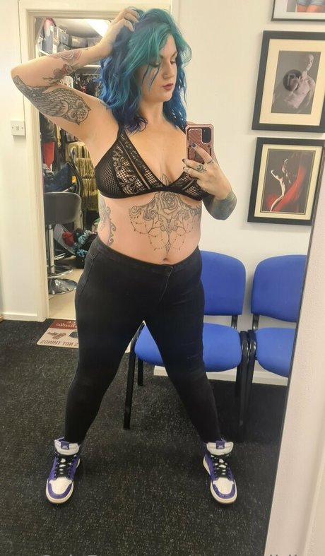 roguewildinc schauspielerin exklusive bild