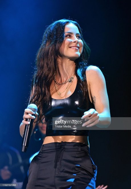 riesenschwanz shemale onlyfans freie nette bilder