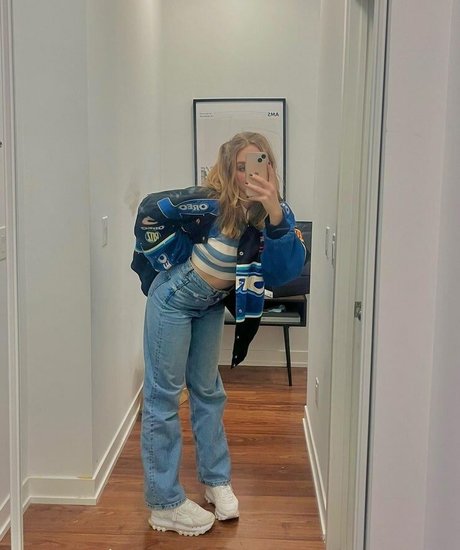 Teagan Croft hd kunst bilder