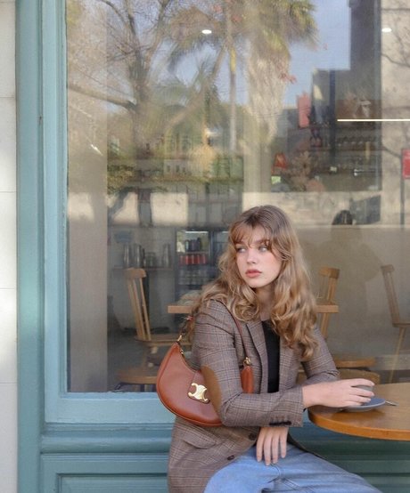 Teagan Croft model kostenlose galerie