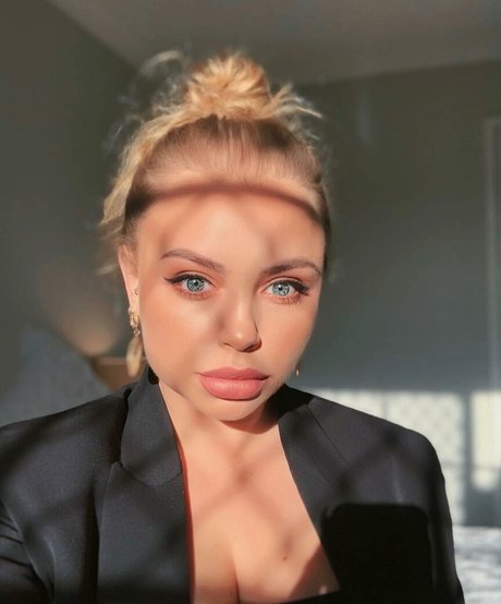 dreier asiatische onlyfans exklusive pornografische bilder