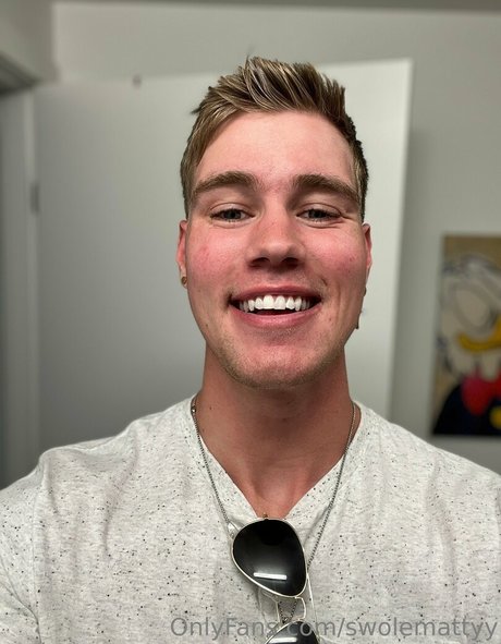 swolemattyy schauspielerin schöne bild