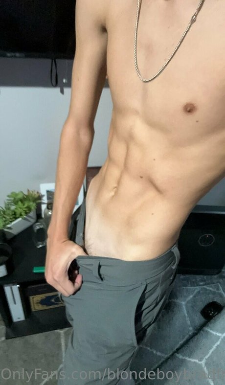 blondeboybradfree freie nackte foto
