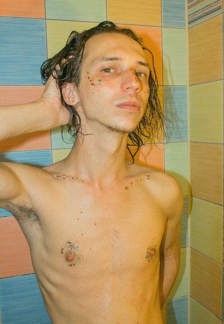 flexeducation schauspielerin nackt bild