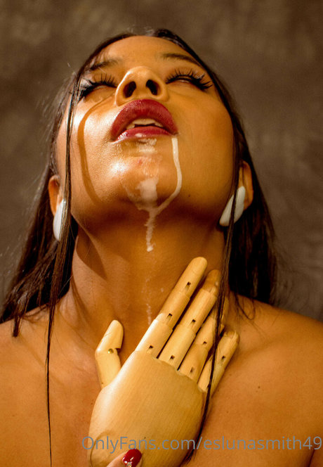 eslunasmith49 model pornografische galerien