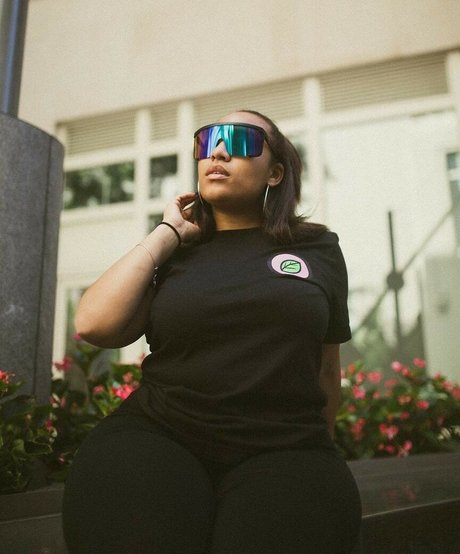 büro-milf-onlyfans perfekte nackte archiv