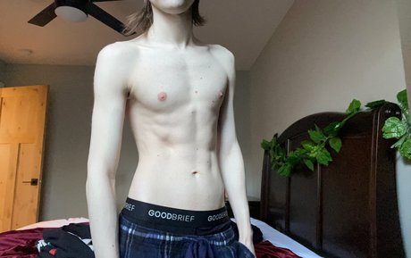 Catboiaoi xxx nackten bild