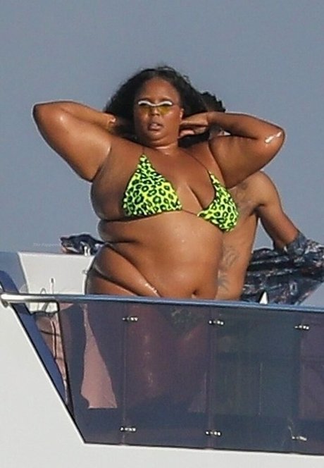 strand-milf-onlyfans nacktheit erwachsene archiv