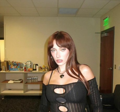 zierliche milf onlyfans akt galerien