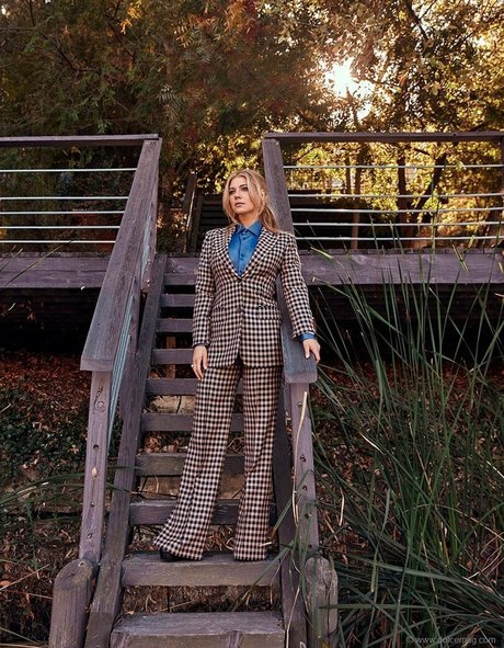 sportliche blonde onlyfans kunst top galerien