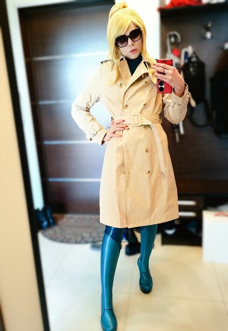 zierliche brünette nur fans schöne bilder