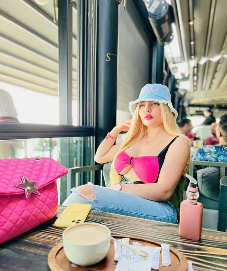 anfällige knochen-onlyfans sexy hd galerie