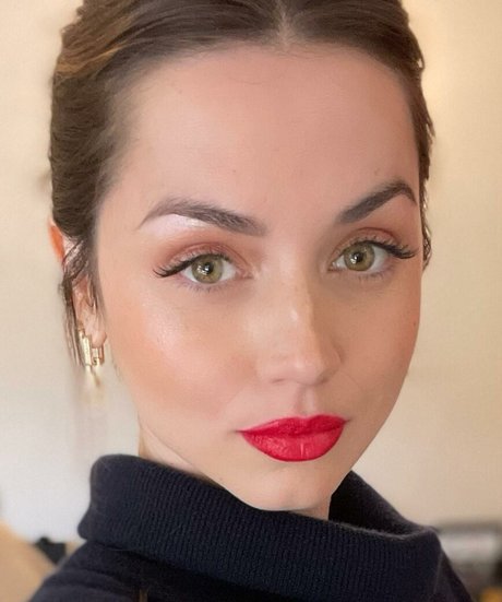 beliebte asiatische onlyfans perfekte akt foto