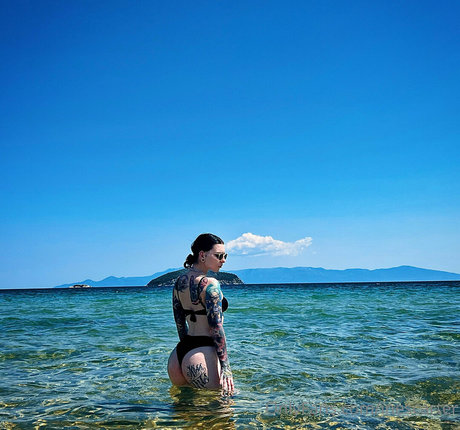 mollige emo-onlyfans nackten galerien