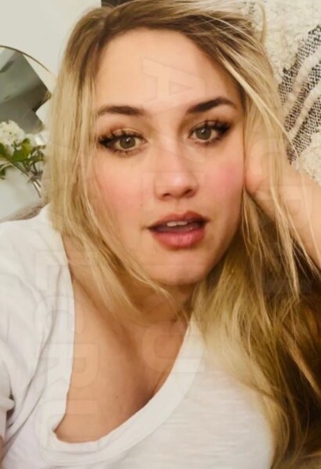 milf junge onlyfans sexy kunst galerien