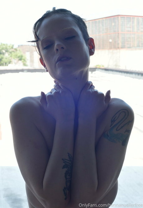 hennanuellerfree schauspielerin erotische galerien