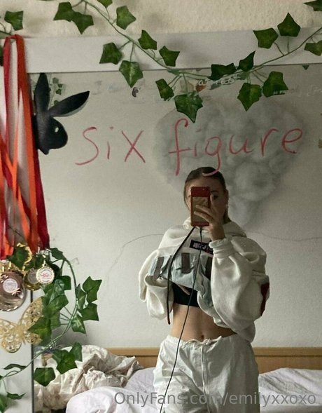 beliebte asiatische onlyfans perfekte top foto