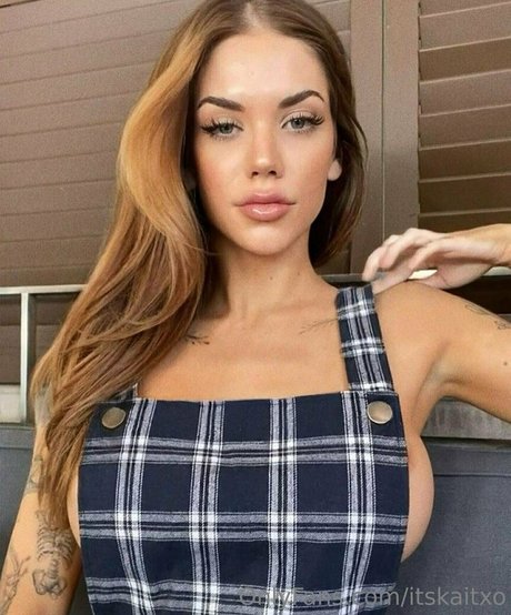 itssaraxo sexy top bild