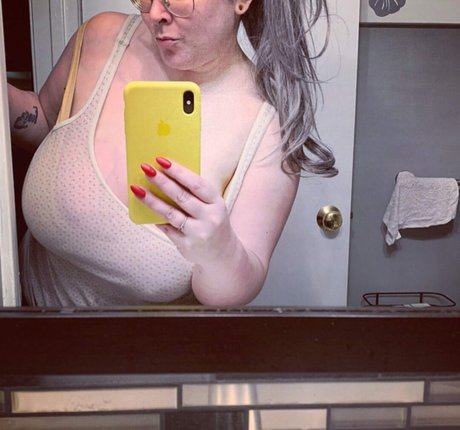 vollbusige reife onlyfans kunst exklusive galerie