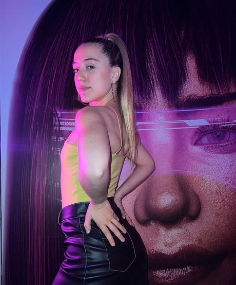 vollbusige reife onlyfans freie kunst galerie