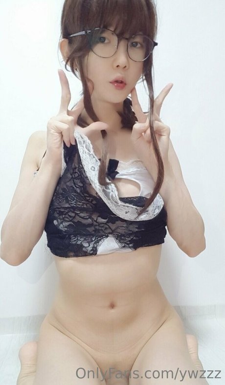 sperma auf der zunge onlyfans erwachsene sexy bild