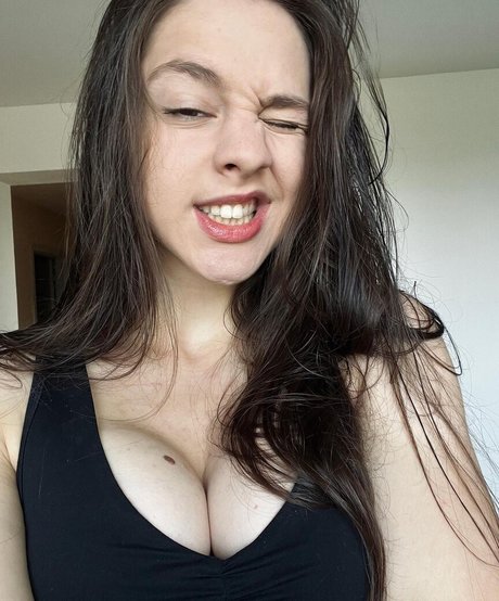 flache onlyfans exklusive nackt bild