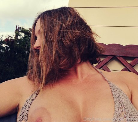 anfällige knochen-onlyfans hübsche kostenlose galerie