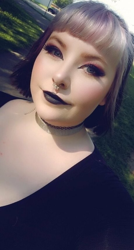 thiccghostgirl hd hübsche galerien