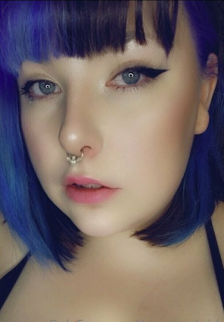 thiccghostgirl xxx sexy bilder