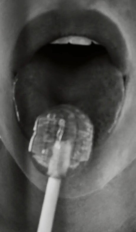 haarige oma onlyfans erwachsene bild