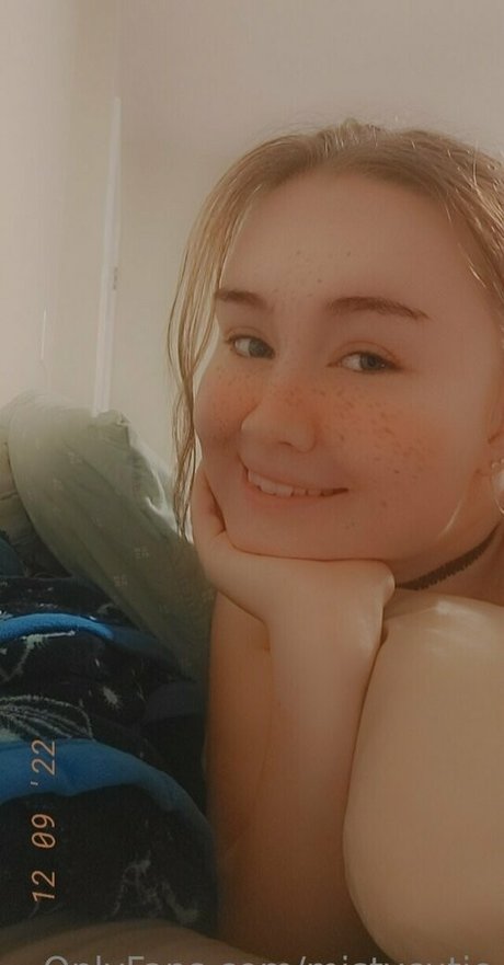 MistyCutie erwachsene hübsche foto