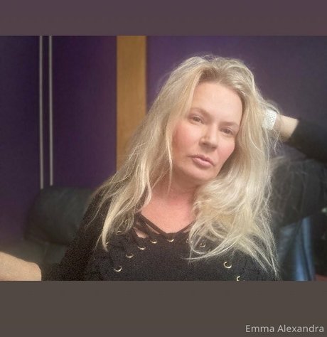 uniquilyyours hd nackten galerie