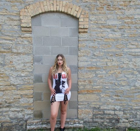 yourfavoritenikki nacktheit galerien