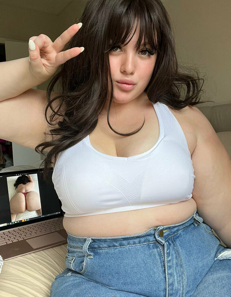 fatbootyvip model nackte bild