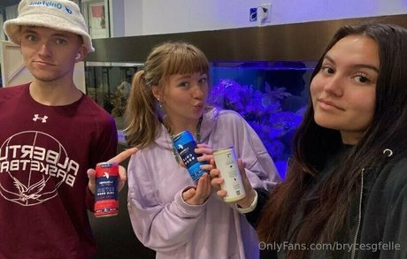 milf-orgie onlyfans top hübsche bild