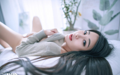 Lelewu erwachsene akt bild