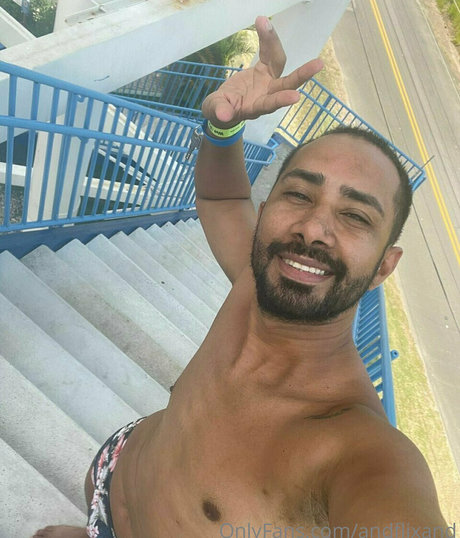 dreier asiatische onlyfans top akt bild