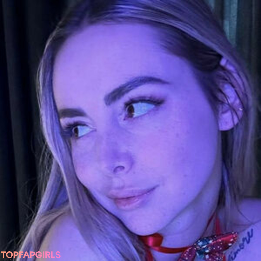 Elliloretta erotische xxx fotos