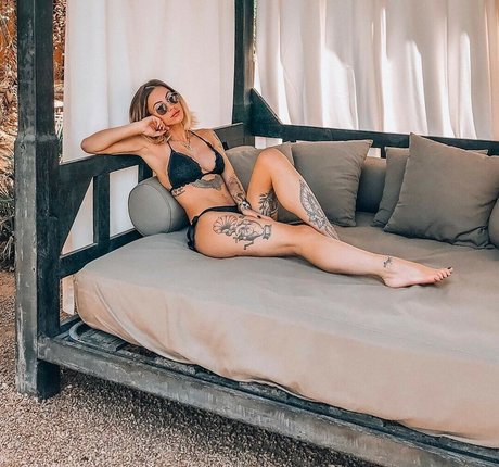 Gaelle Garcia Diaz sexy nackte fotos