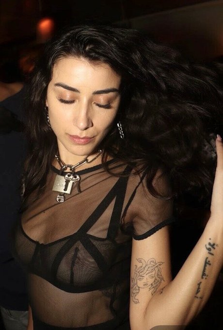 asiatische influencer-onlyfans freie erwachsene fotos