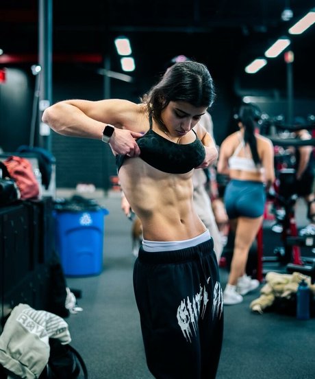 Sara Saffari nacktheit exklusive galerien