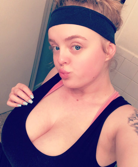 playwithtayyy erwachsene nacktheit bild