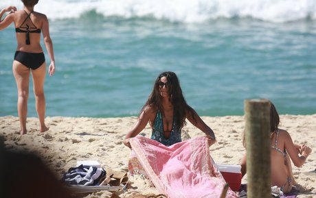 Emanuelle Araujo schöne akt foto