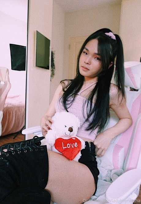 ladyboynatcha xxx kunst bilder