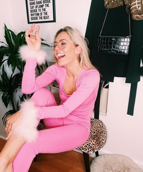 Danni Menzies schöne exklusive archiv