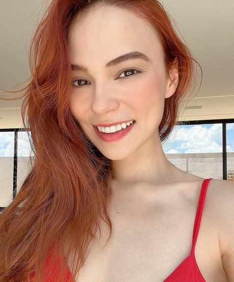 Maimy Nyan sexy akt foto