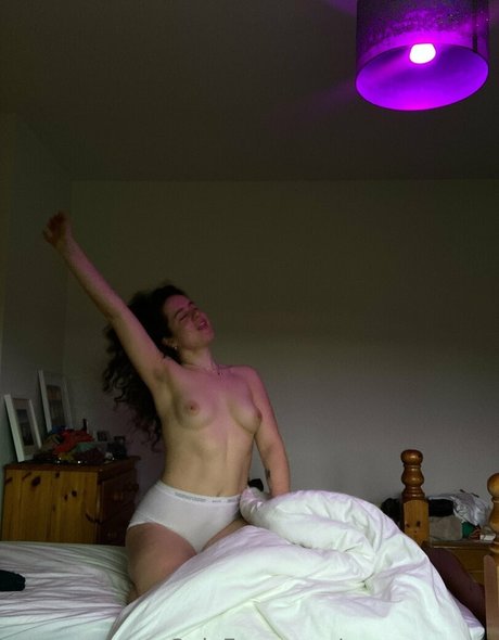 venusenergy schauspielerin perfekte bilder