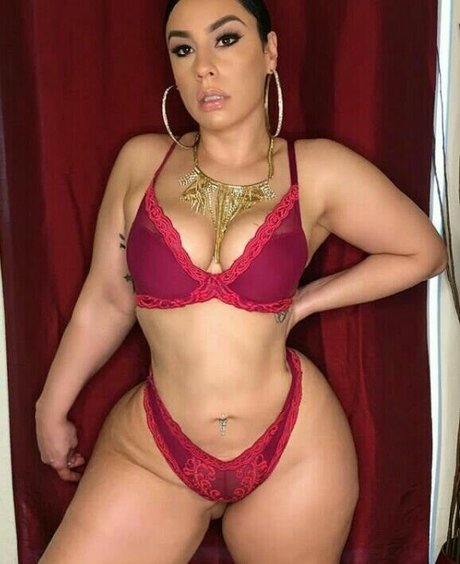 Selene Castle erwachsene hd bilder