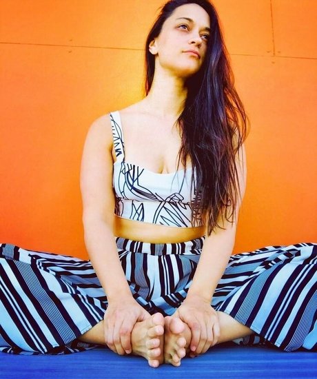 Sara Tomko nackt kostenlose archiv